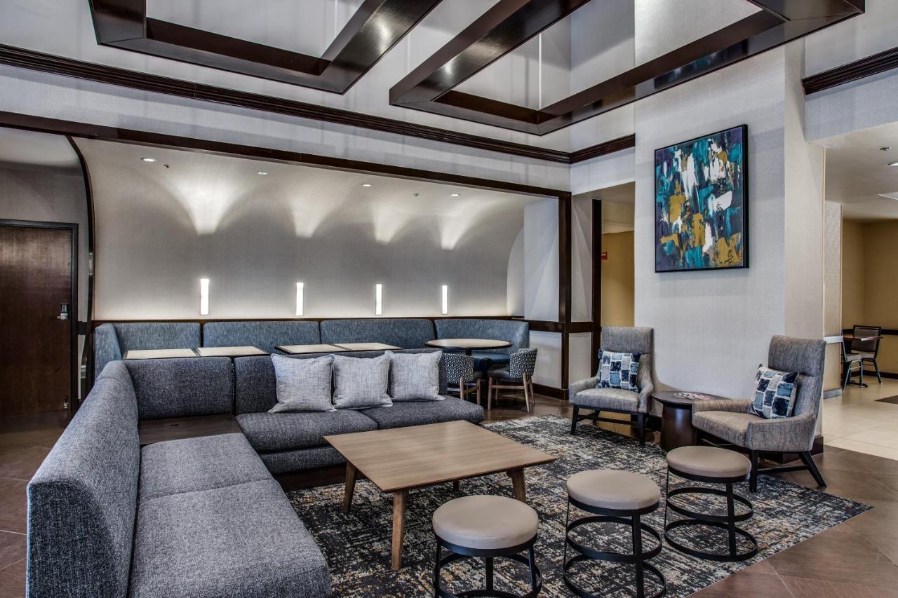 Hyatt Place Worth / Cityview