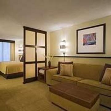 Hyatt Place Worth / Cityview Fort Worth
