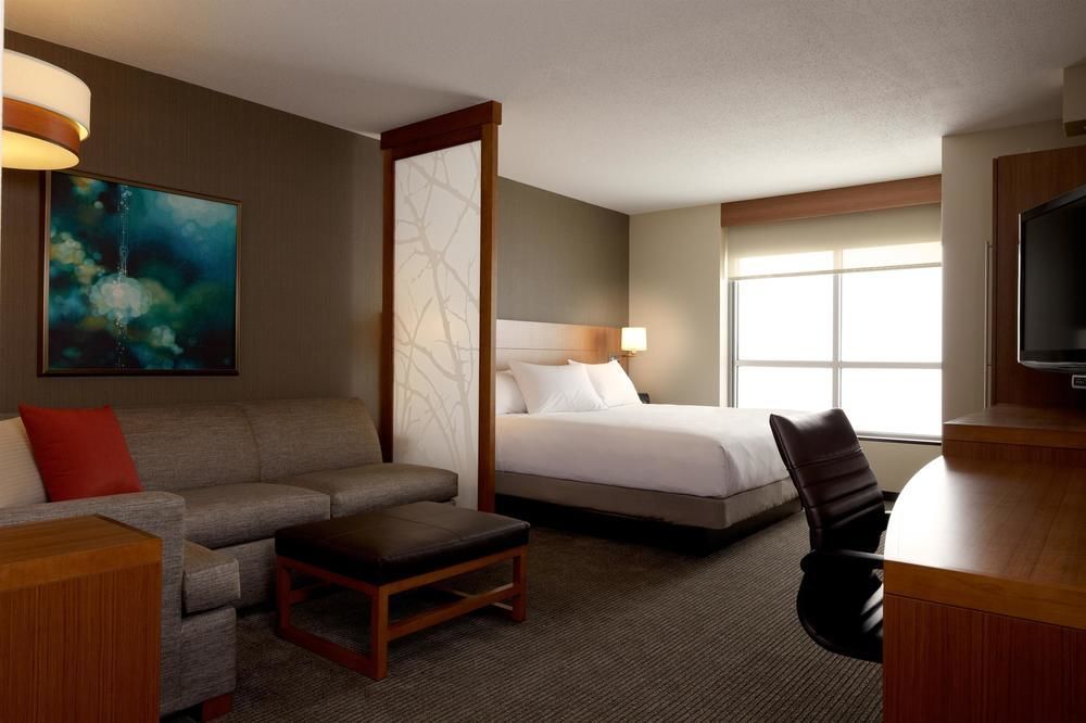 Hyatt Place Worth / Cityview